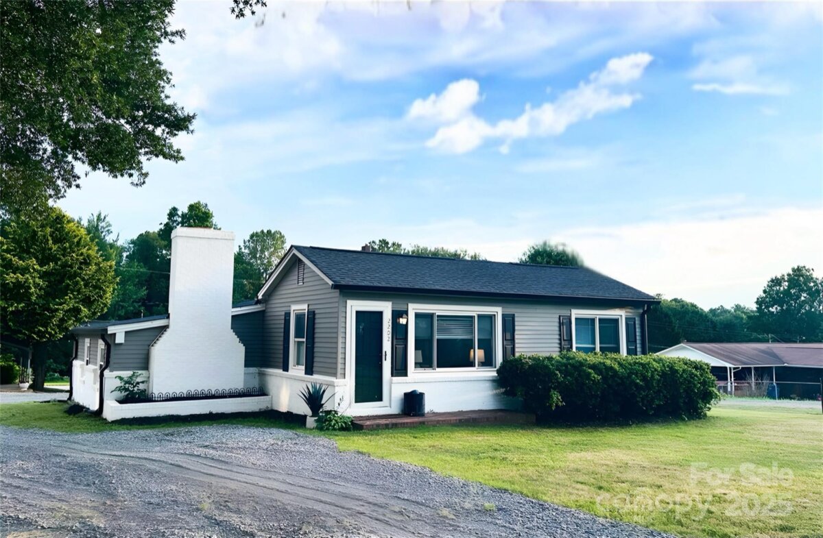 2202 16th Avenue, Hickory, NC 28601, MLS # 4272734