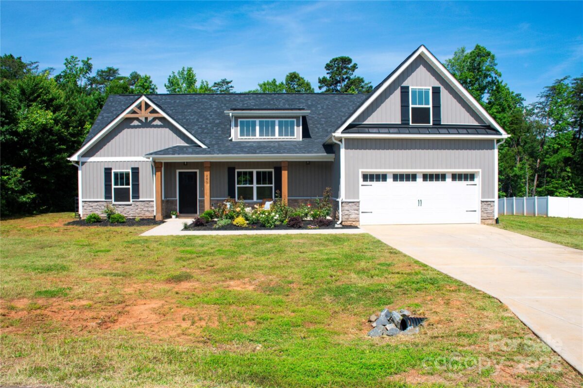 205 Spring Creek Drive, Mount Holly, NC 28120, MLS # 4272747