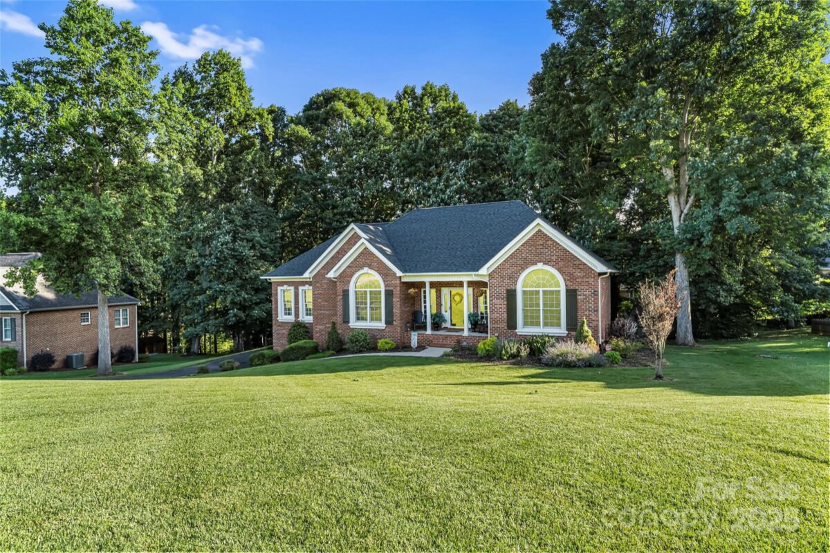 1622 Brookstone Drive, Hickory, NC 28602, MLS # 4272864
