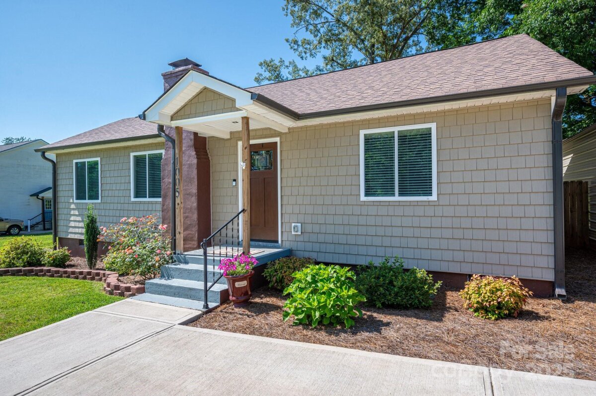 1005 Noles Drive, Mount Holly, NC 28120, MLS # 4272906