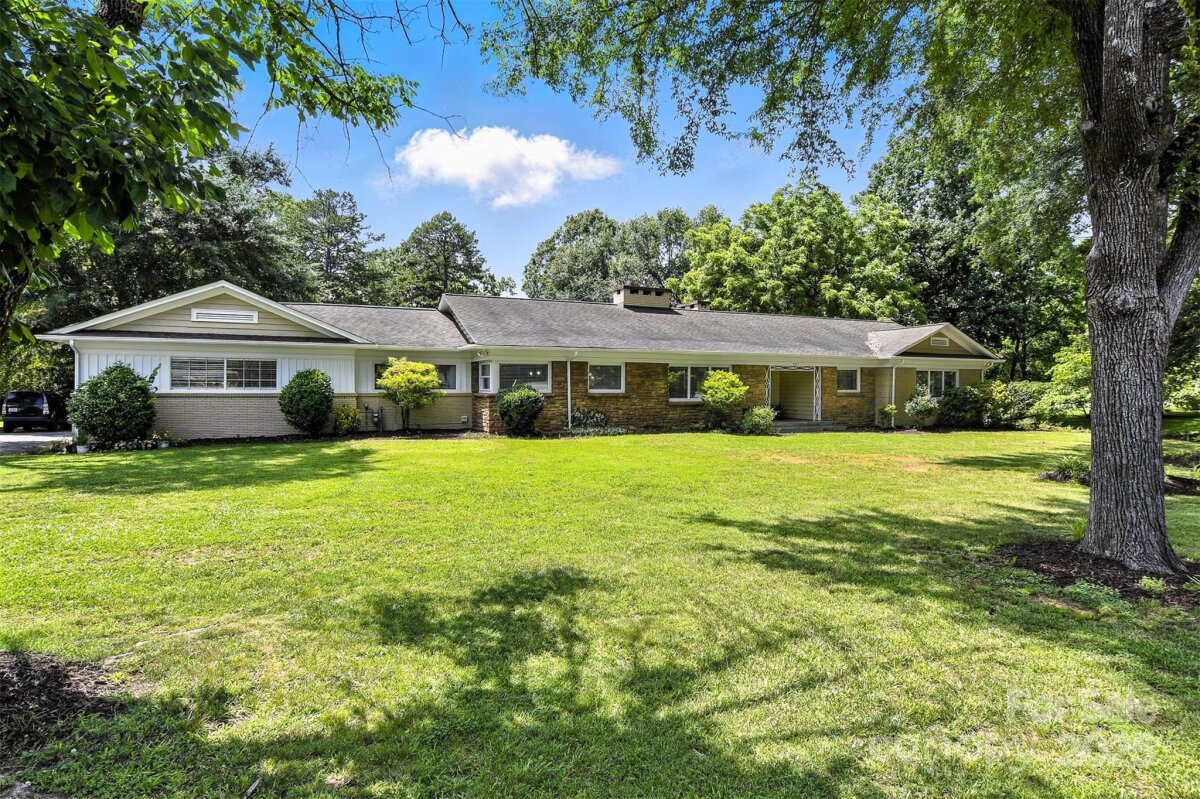 3127 N Center Street, Hickory, NC 28601, MLS # 4273442