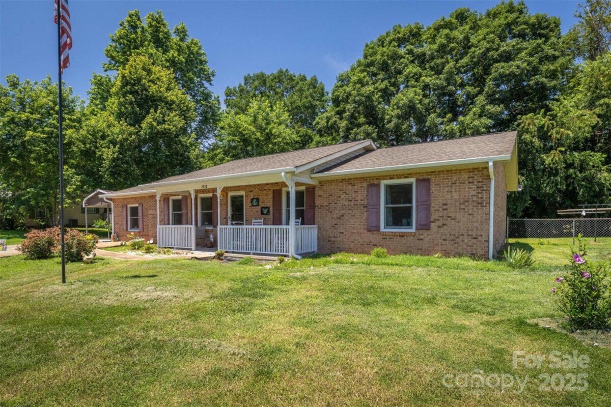 2526 Ashford Drive, Newton, NC 28658, MLS # 4274120