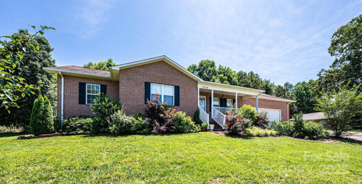 4128 River Run Circle, Hickory, NC 28602, MLS # 4274630