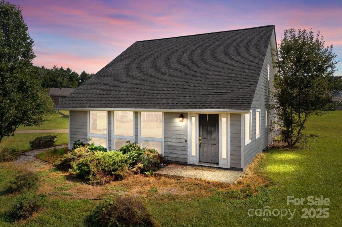 2268 Bay Court, Newton, NC 28658, MLS # 4275237