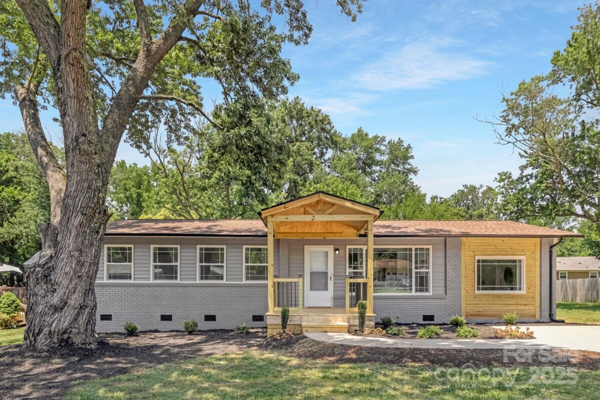 4219 Tipperary Place, Charlotte, NC 28215, MLS # 4275419