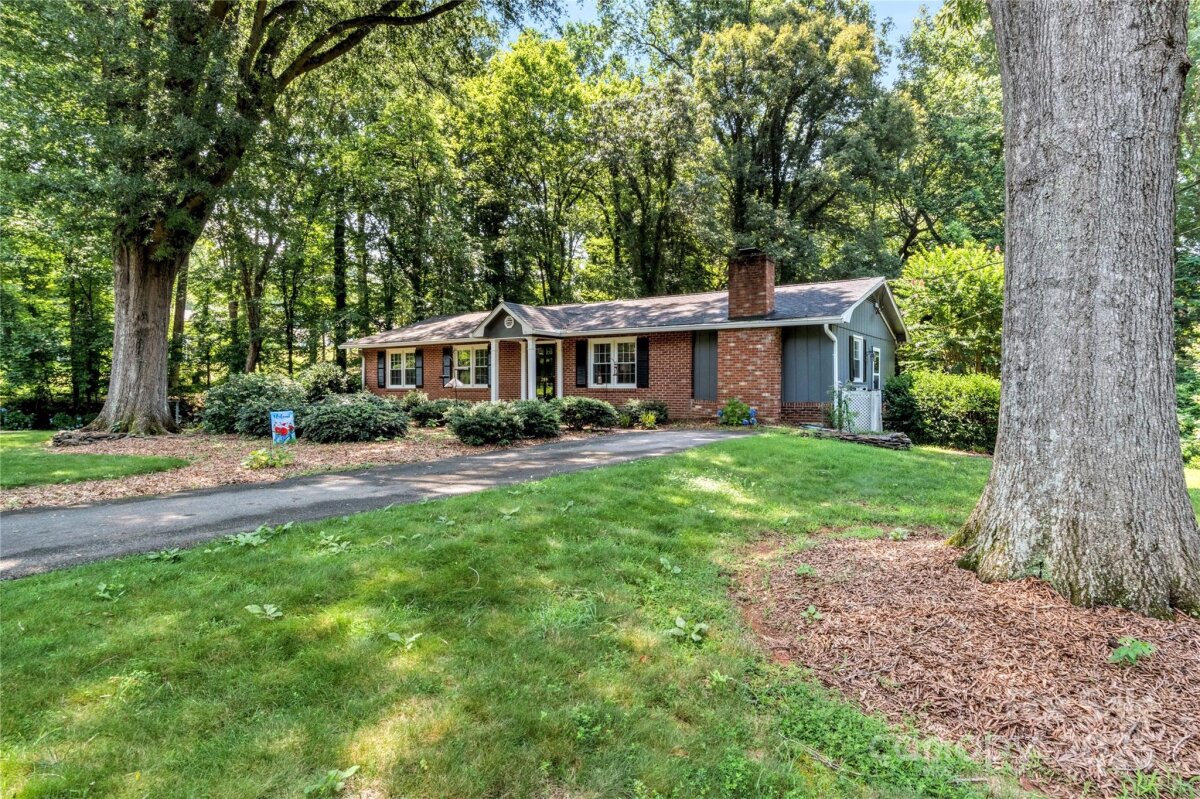 209 Leland Drive, Winston Salem, NC 27106, MLS # 4275484