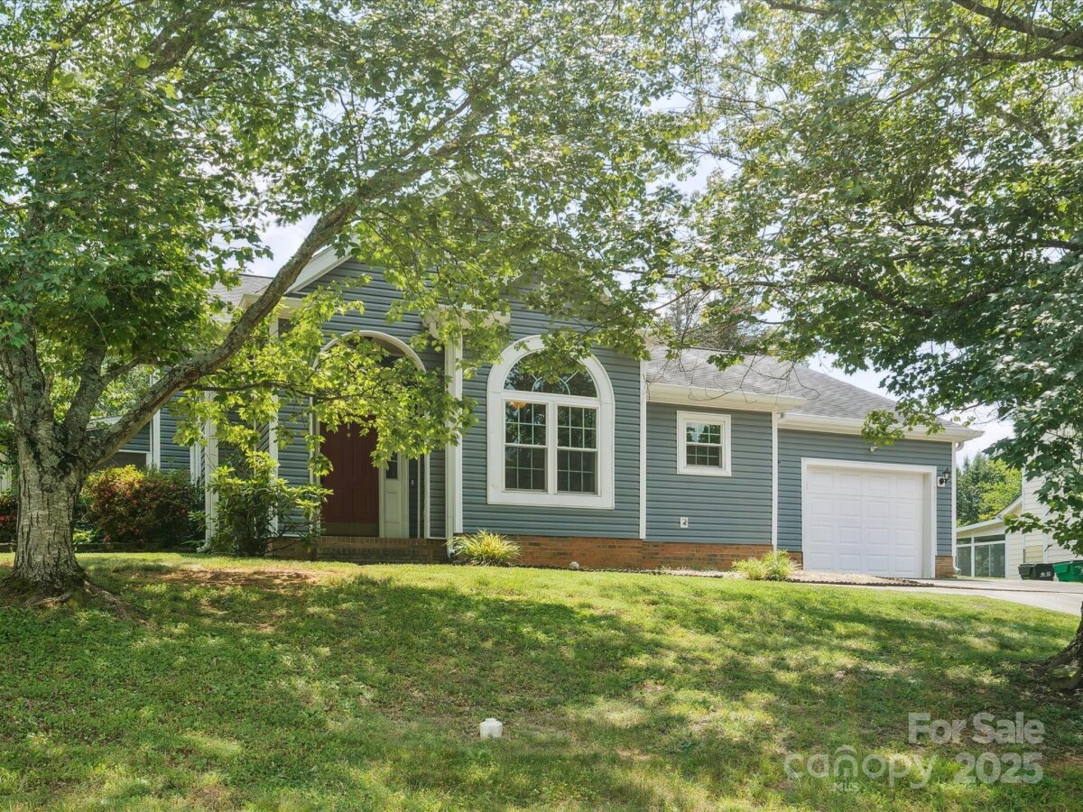 8323 Bedford Green Lane, Charlotte, NC 28215, MLS # 4275537