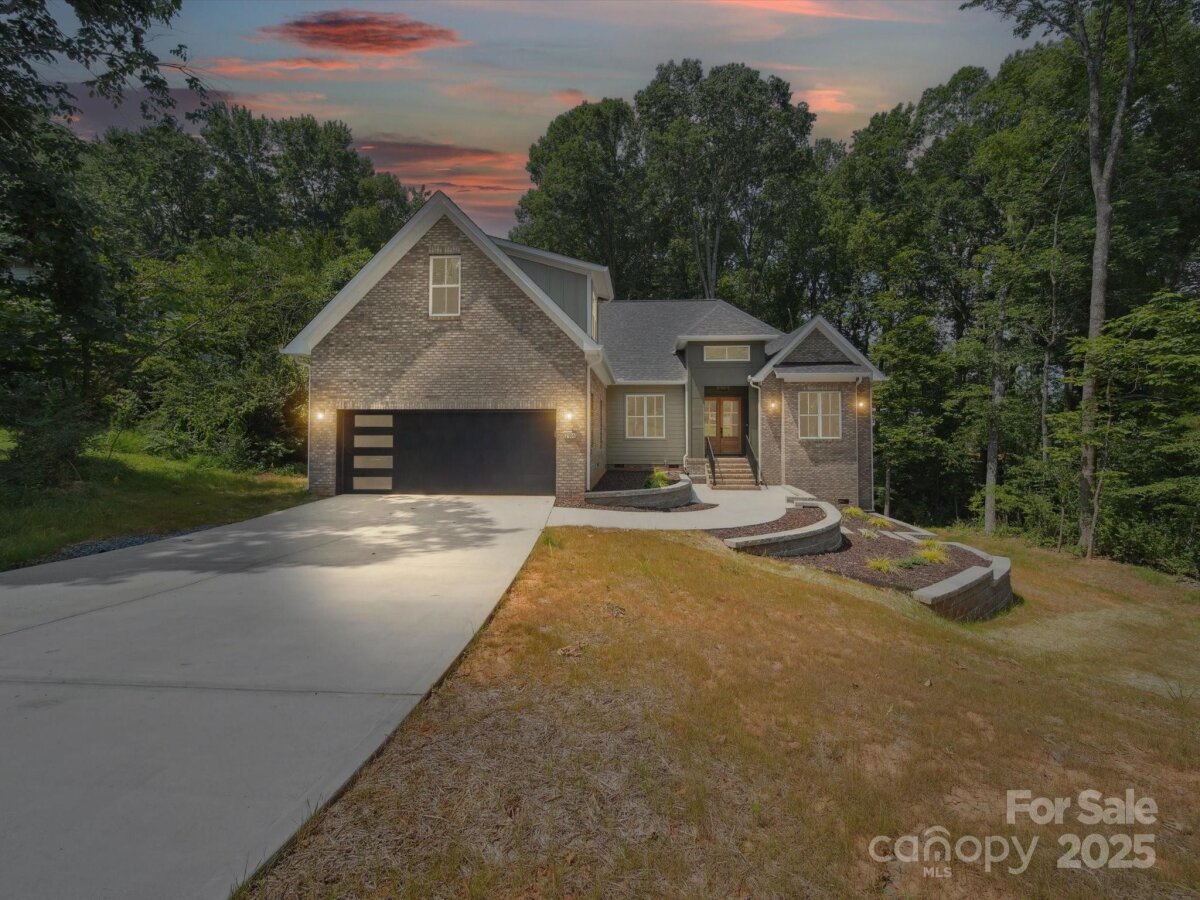 2108 Lakeview Circle, Matthews, NC 28105, MLS # 4275572