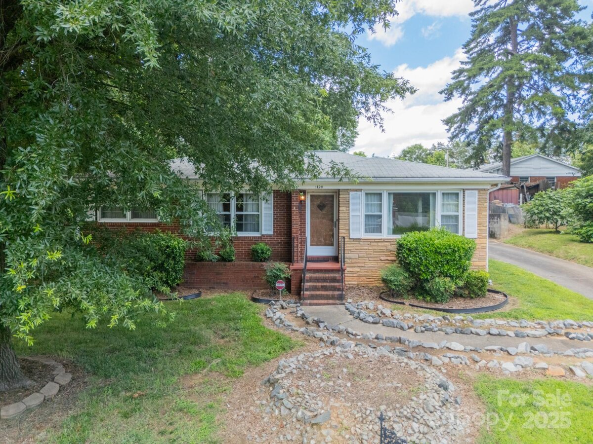 1720 Miles Court, Charlotte, NC 28216, MLS # 4275876