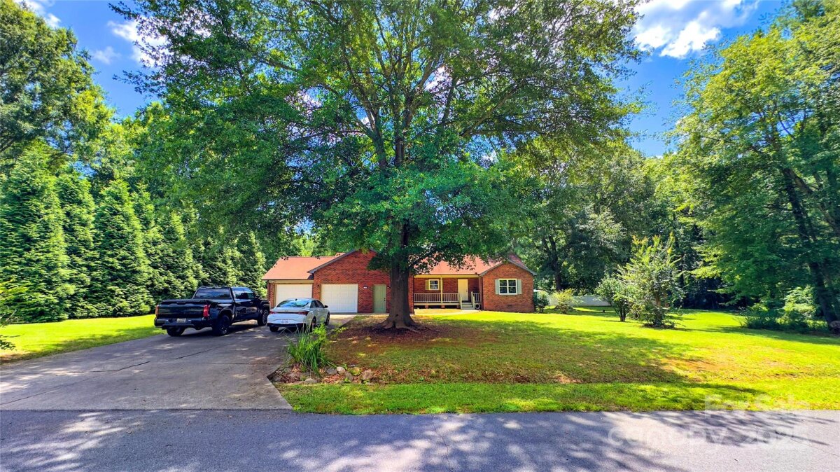 4885 Maggie Drive, Hickory, NC 28602, MLS # 4276520