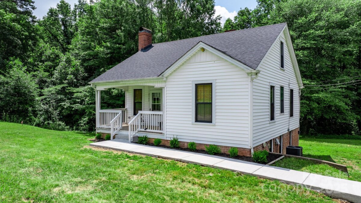 2704 Kool Park Road, Hickory, NC 28601, MLS # 4276844