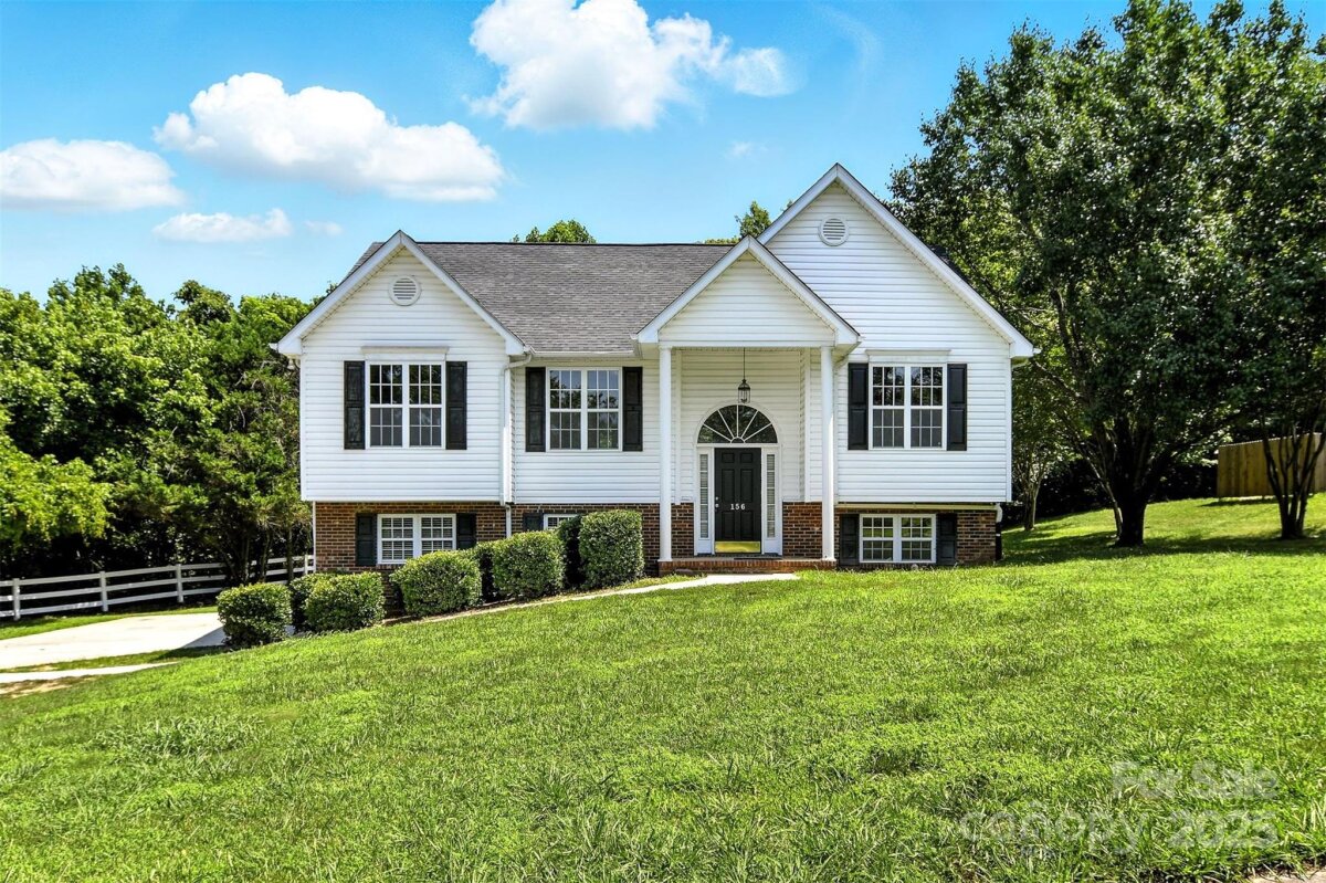 156 Autumn Woods Boulevard, Mount Holly, NC 28120, MLS # 4276951