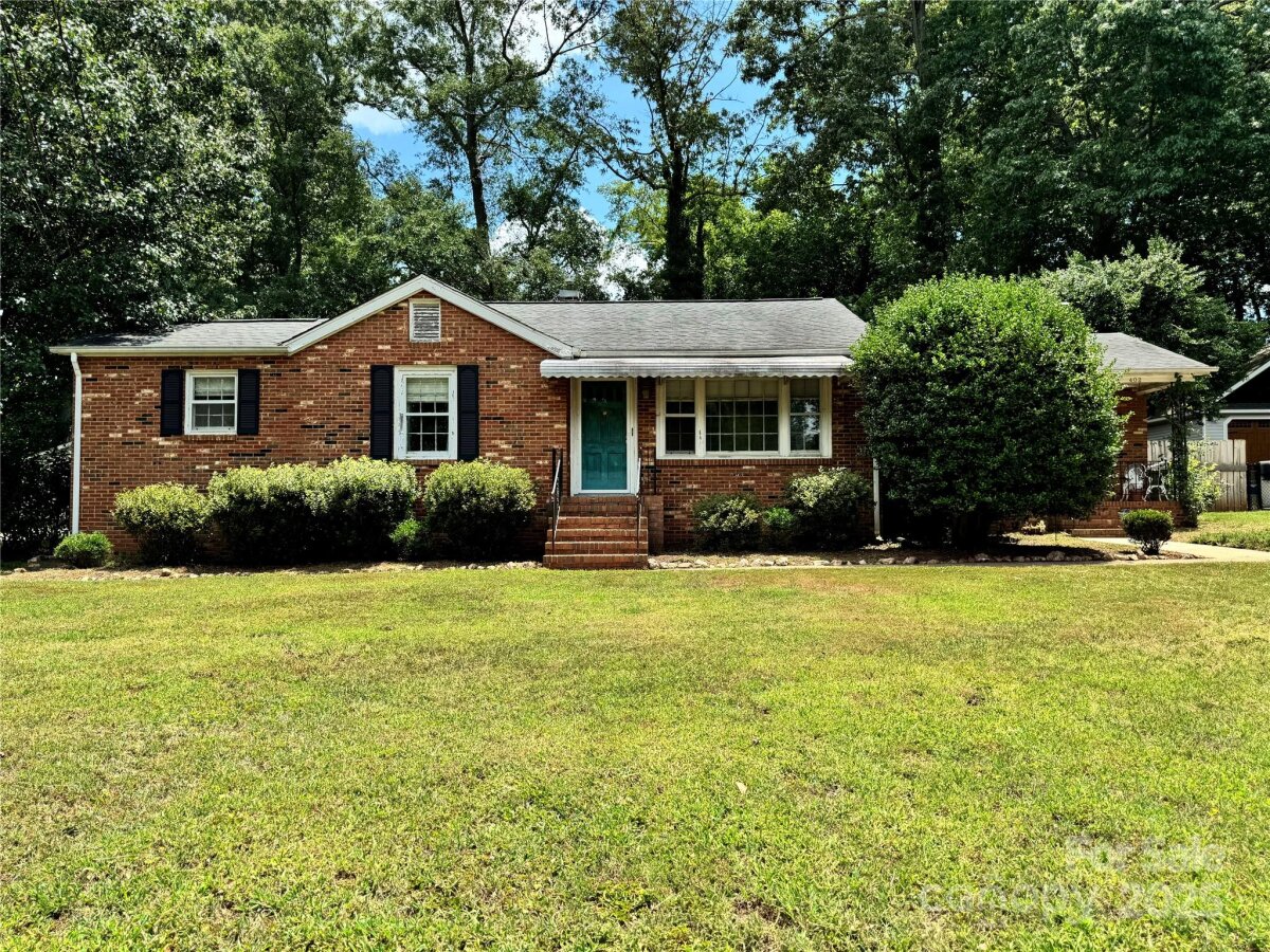 402 N Hawthorne Street, Mount Holly, NC 28120, MLS # 4277221