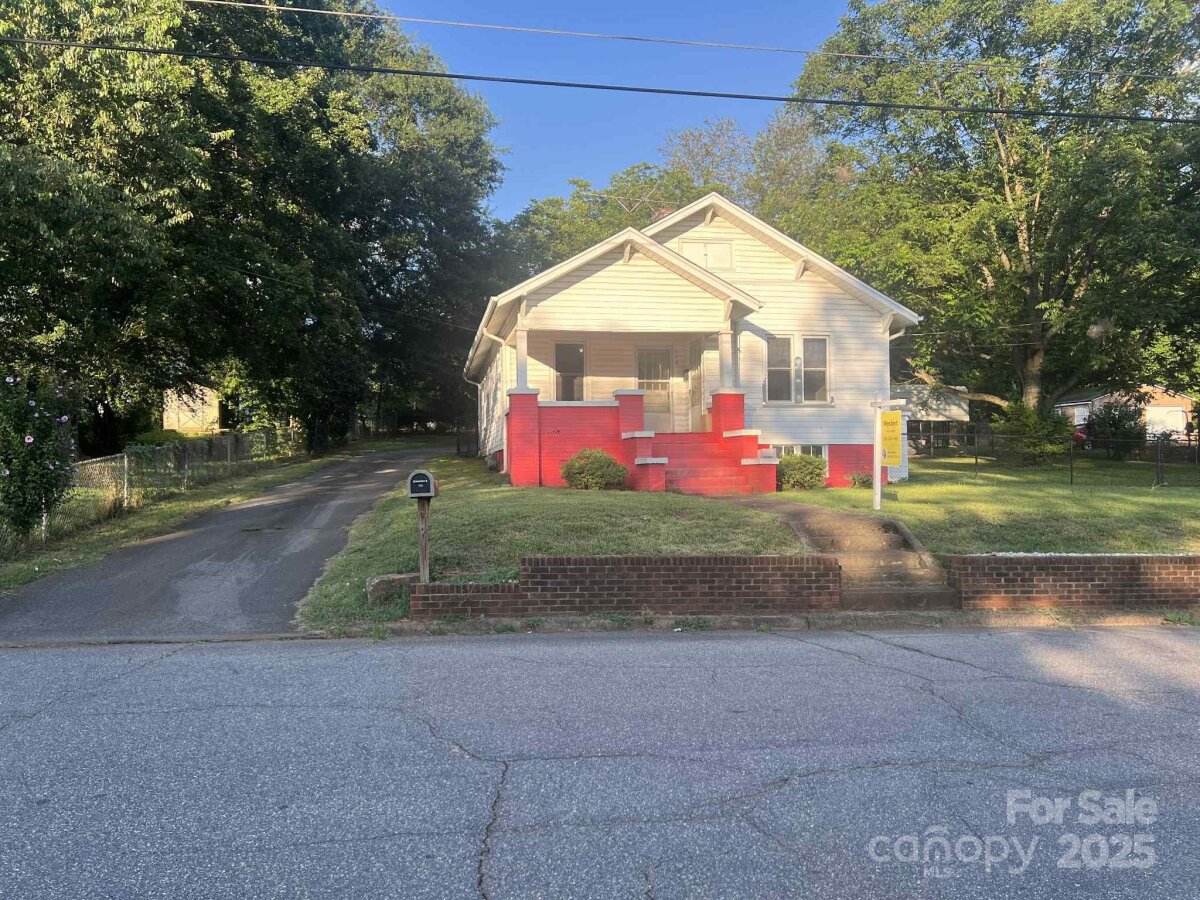 325 N Caldwell Avenue, Newton, NC 28658, MLS # 4277436