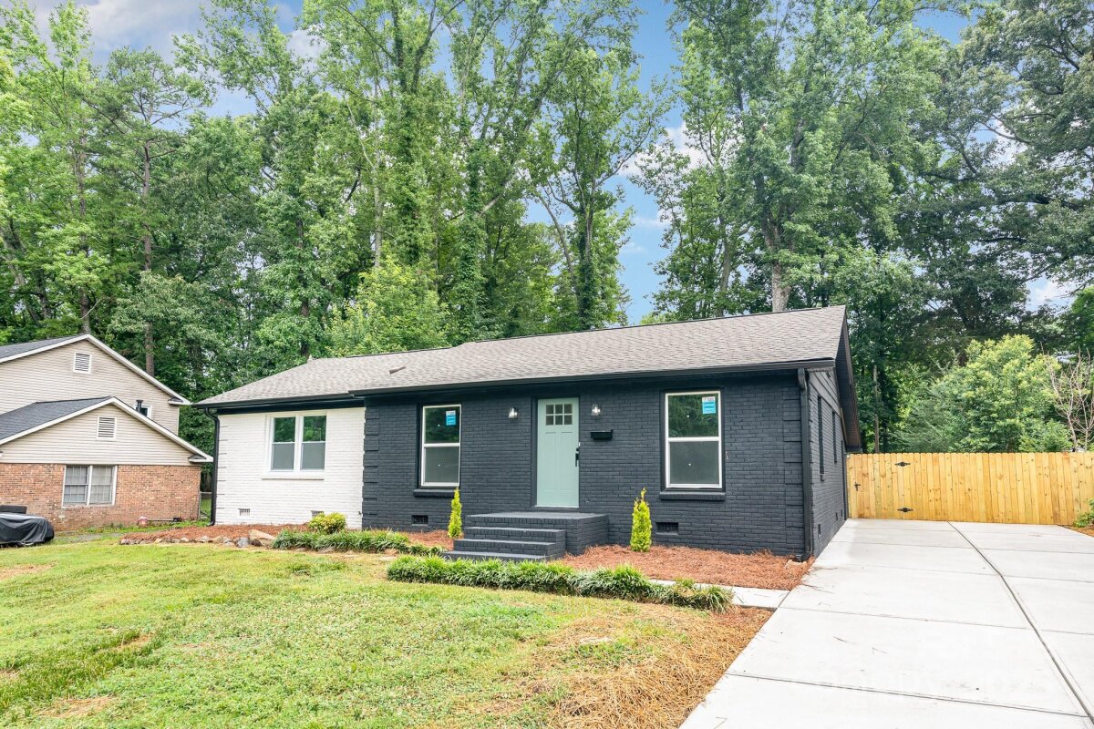 6557 Covecreek Drive, Charlotte, NC 28215, MLS # 4277959