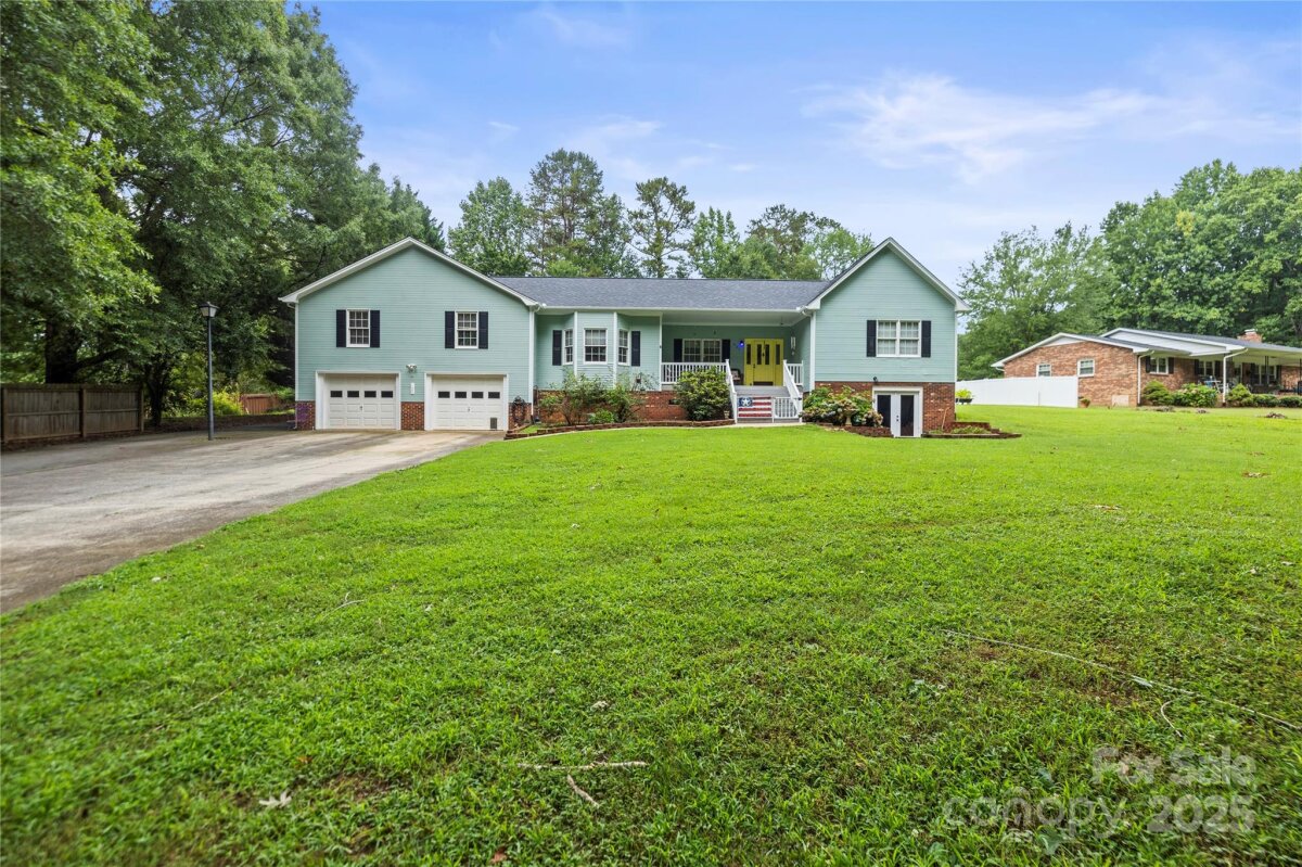 601 Elmwood Circle, Dallas, NC 28034, MLS # 4278259