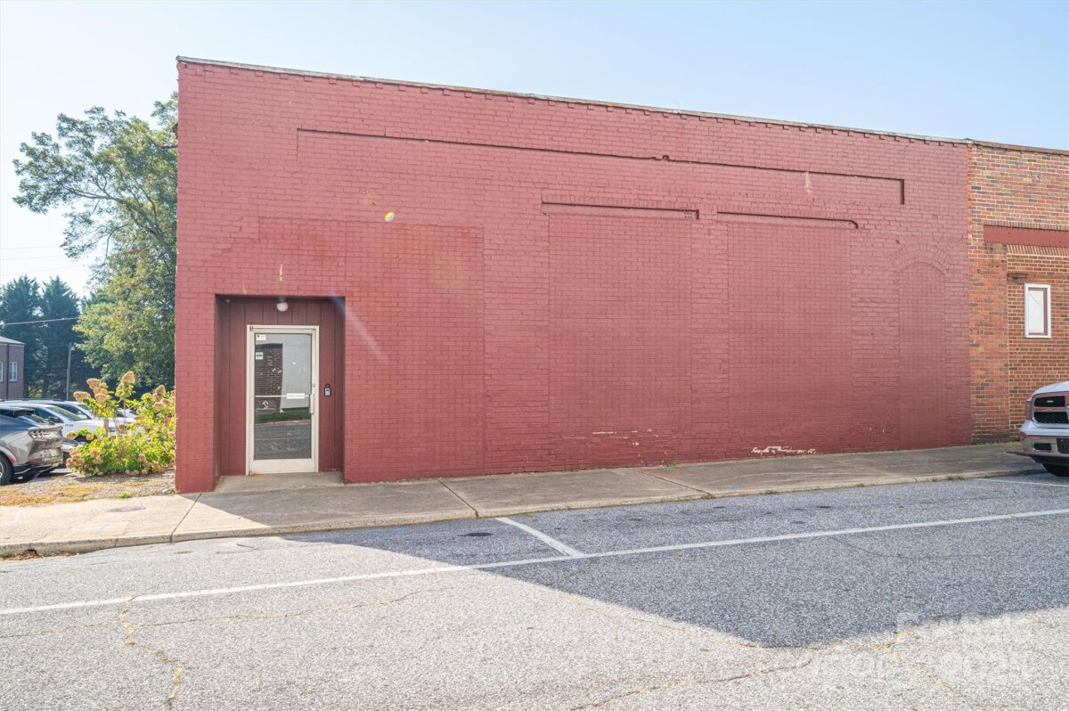 125 W Water Street, Lincolnton, NC 28092, MLS # 4278815