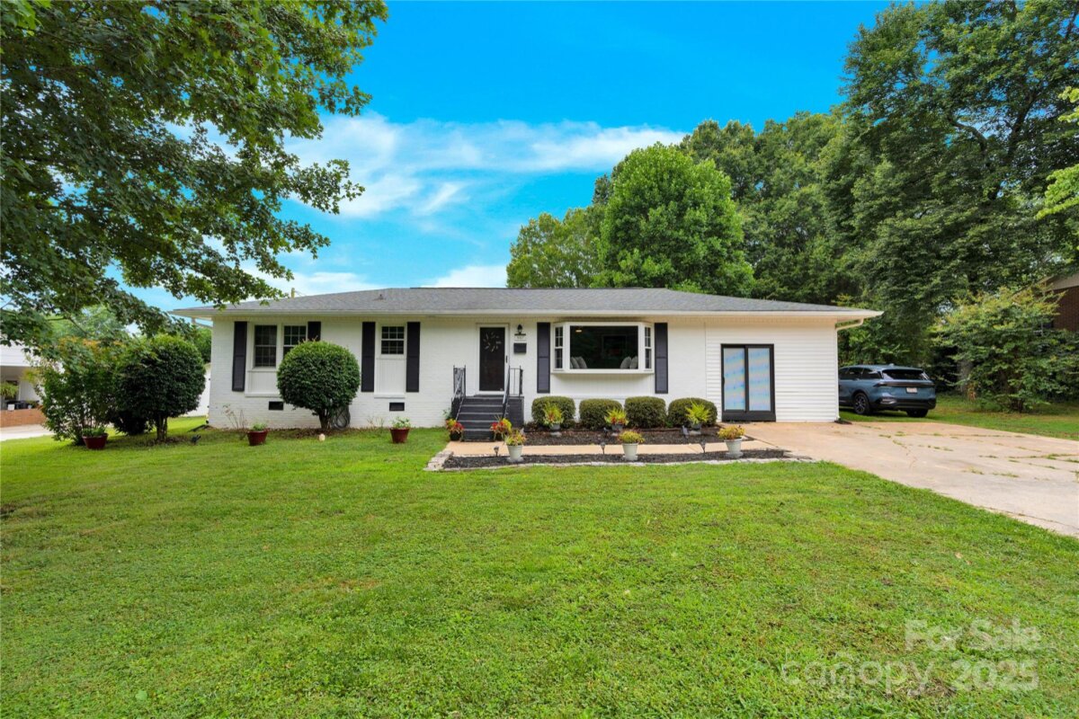 947 E Iredell Avenue, Mooresville, NC 28115, MLS # 4279048