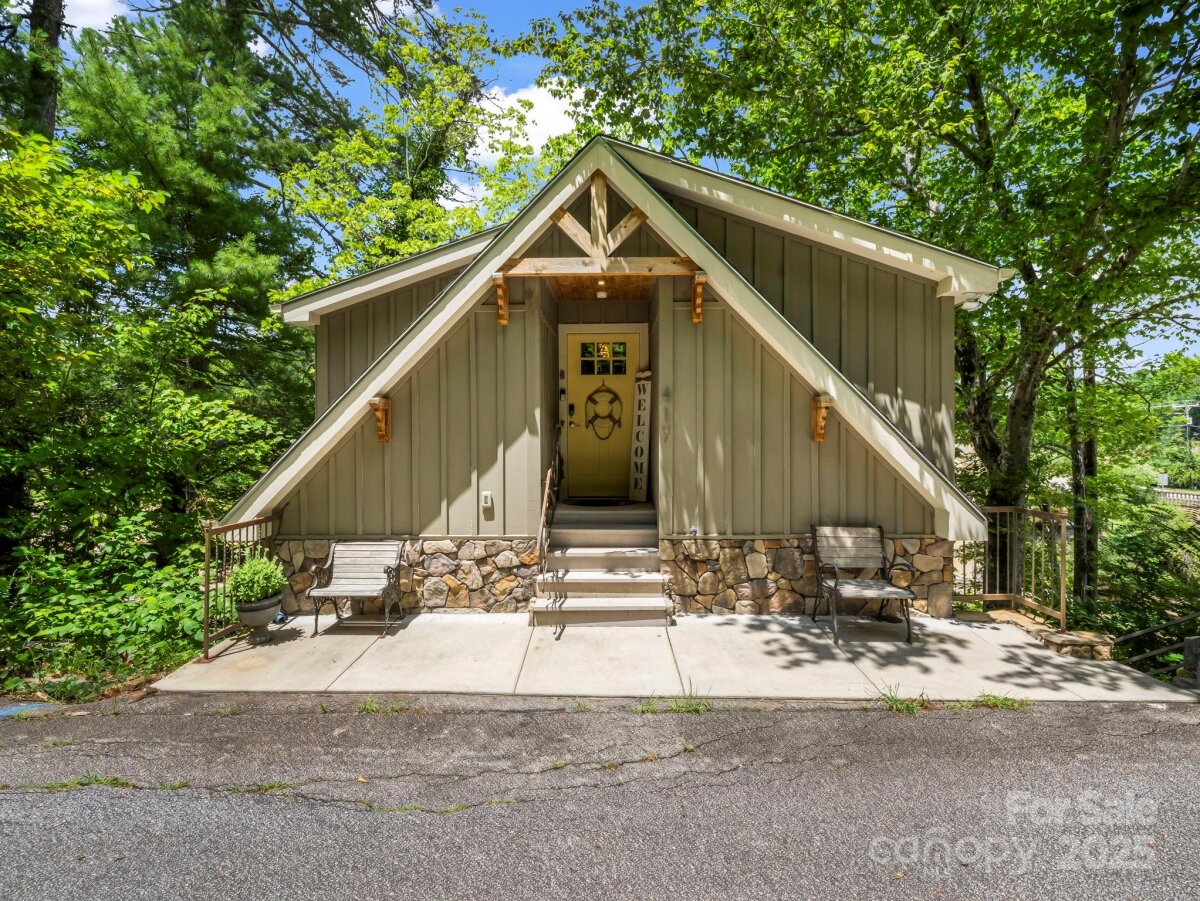 417 Tryon Bay Circle, Lake Lure, NC 28746, MLS # 4279268