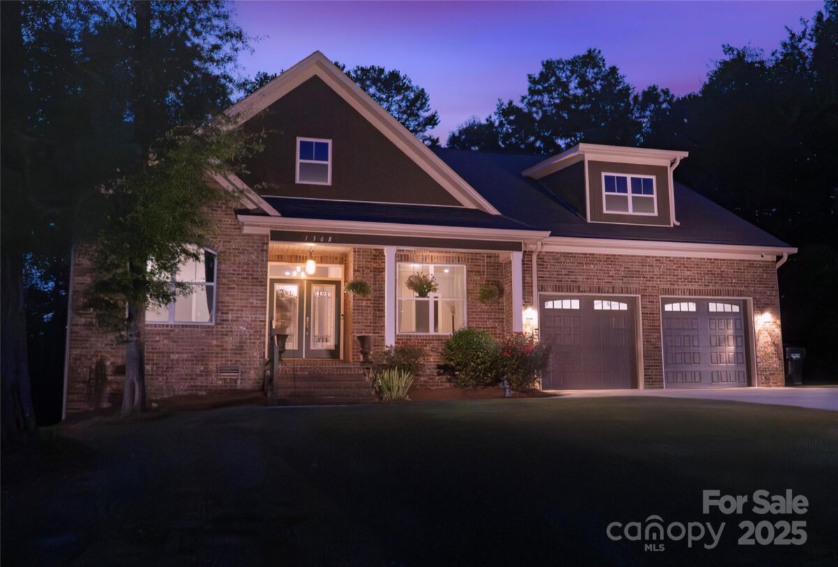 1368 20th Avenue Lane, Hickory, NC 28601, MLS # 4279392