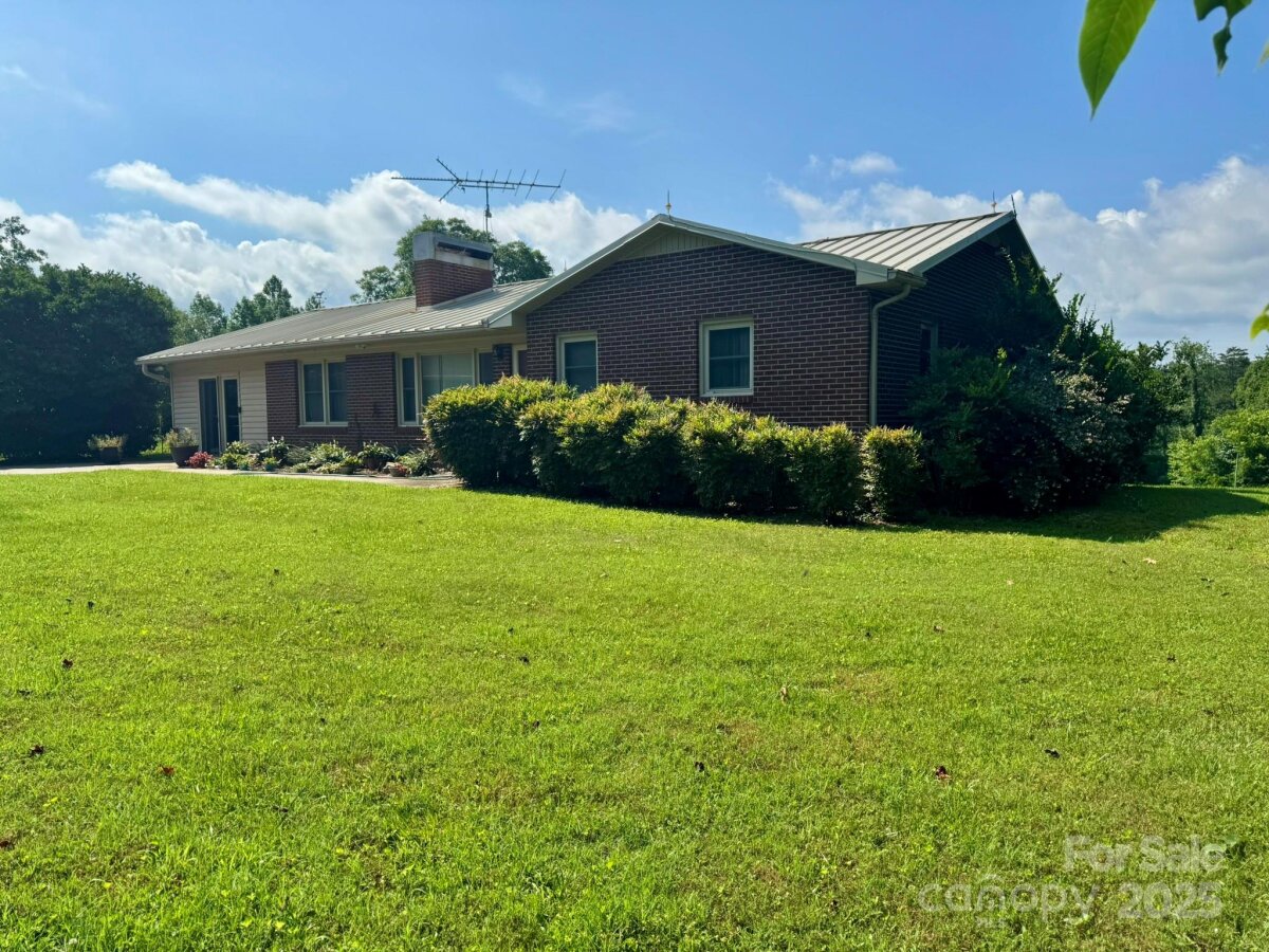 2852 Old Highway 60 Road, Wilkesboro, NC 28697, MLS # 4279426