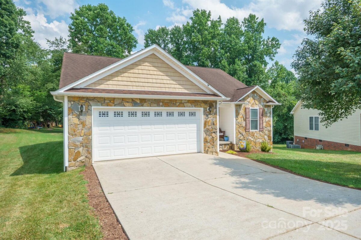 1566 Mayfair Drive, Conover, NC 28613, MLS # 4279465