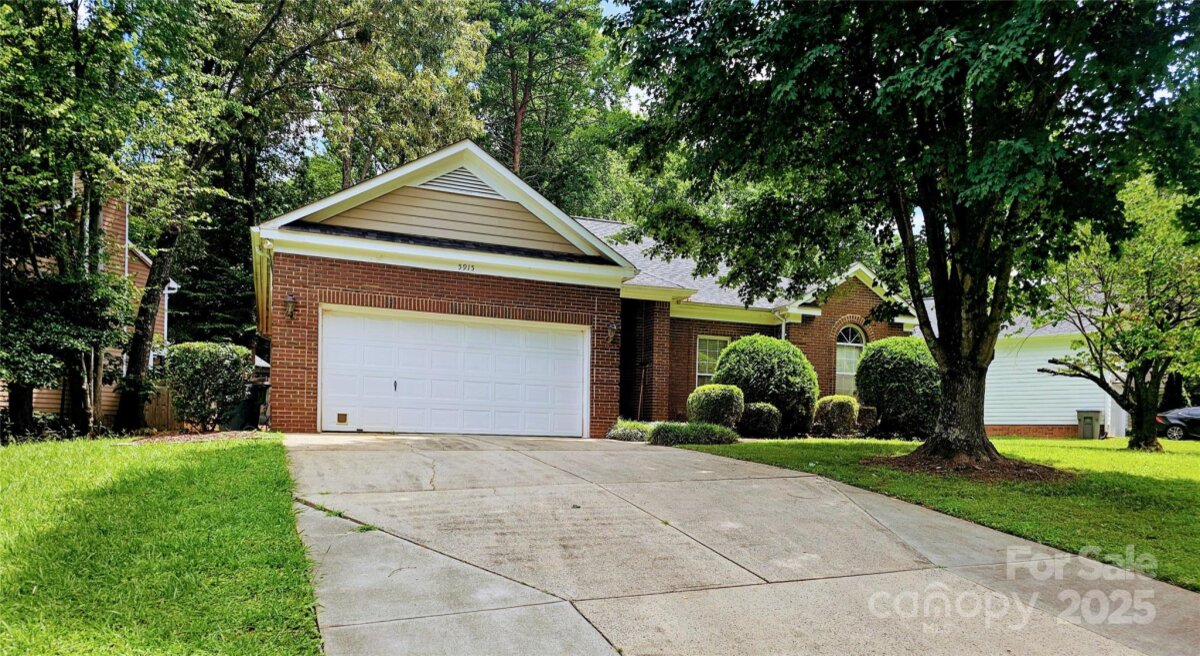 5915 Carriage Oaks Drive, Charlotte, NC 28262, MLS # 4279753