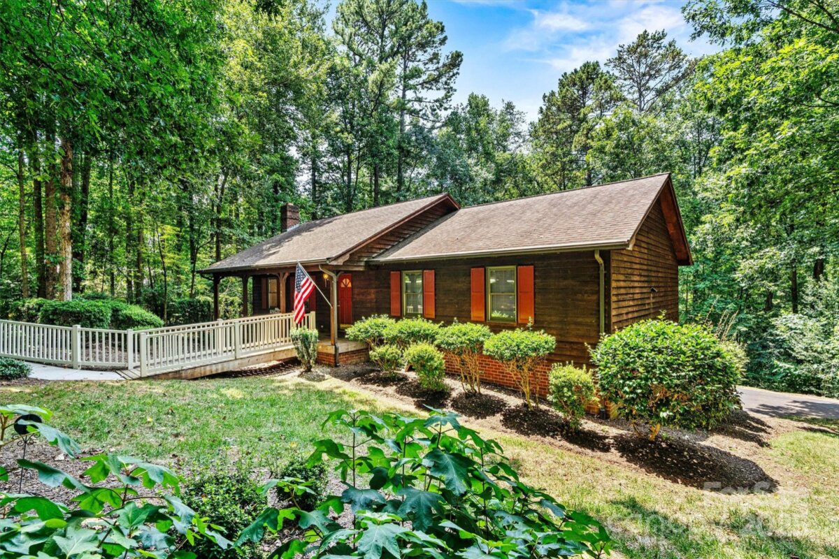 1408 Kensington Circle, Newton, NC 28658, MLS # 4280198