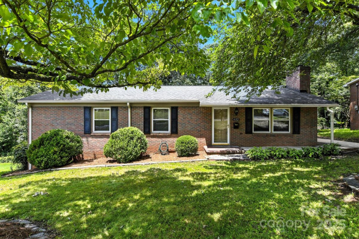 632 7th Avenue Place, Hickory, NC 28602, MLS # 4281392
