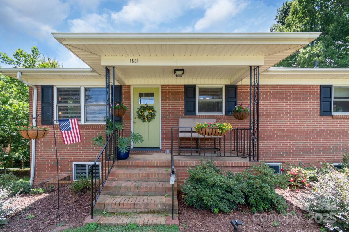 1501 Old Hickory Grove Road, Mount Holly, NC 28120, MLS # 4281494