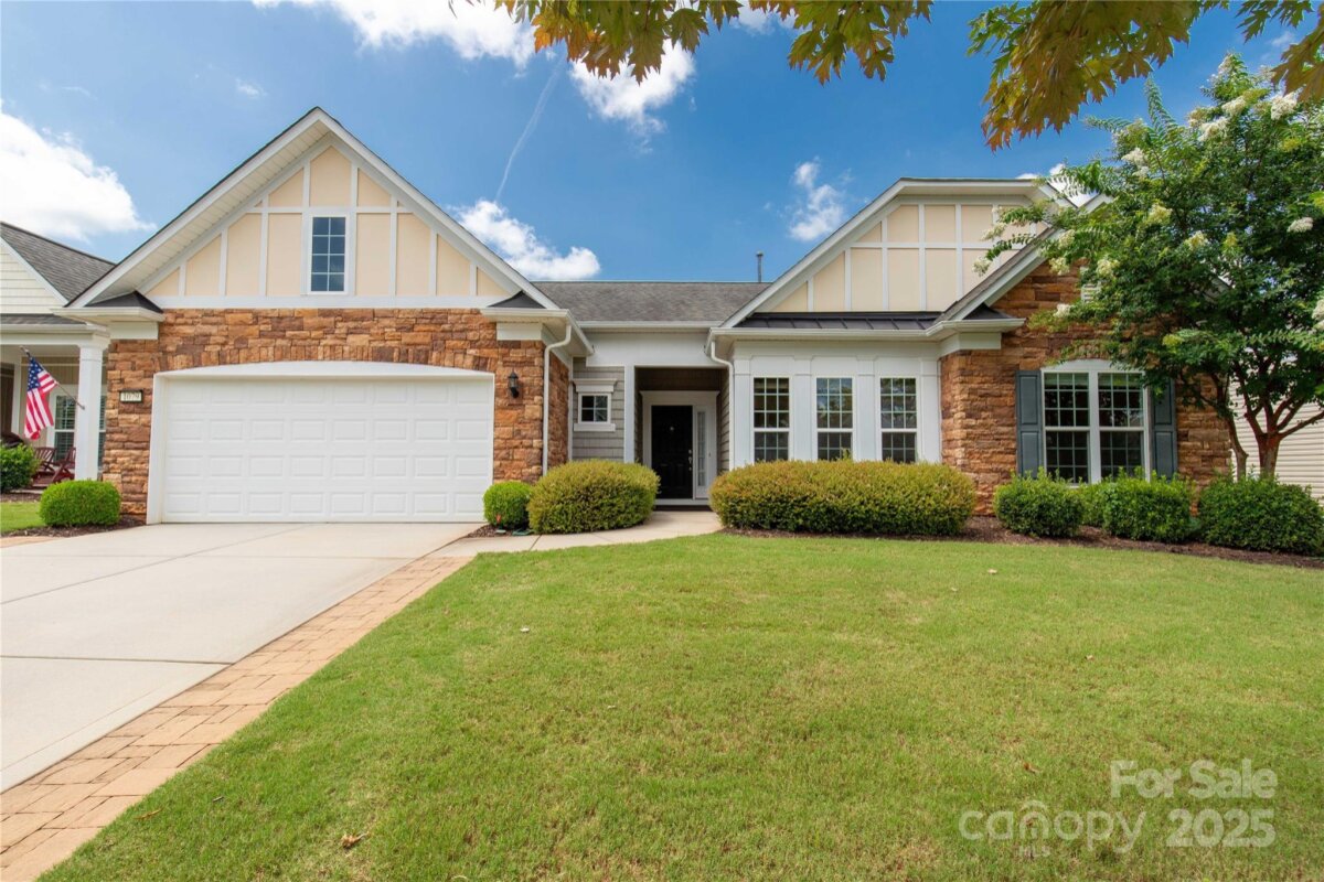 photo of home for sale at 1079 Falling Leaf Street