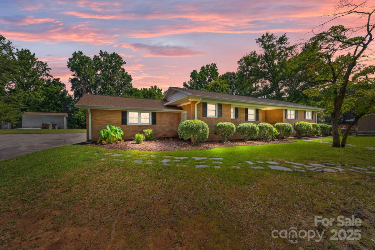 525 Julia Avenue, Belmont, NC 28012, MLS # 4281678