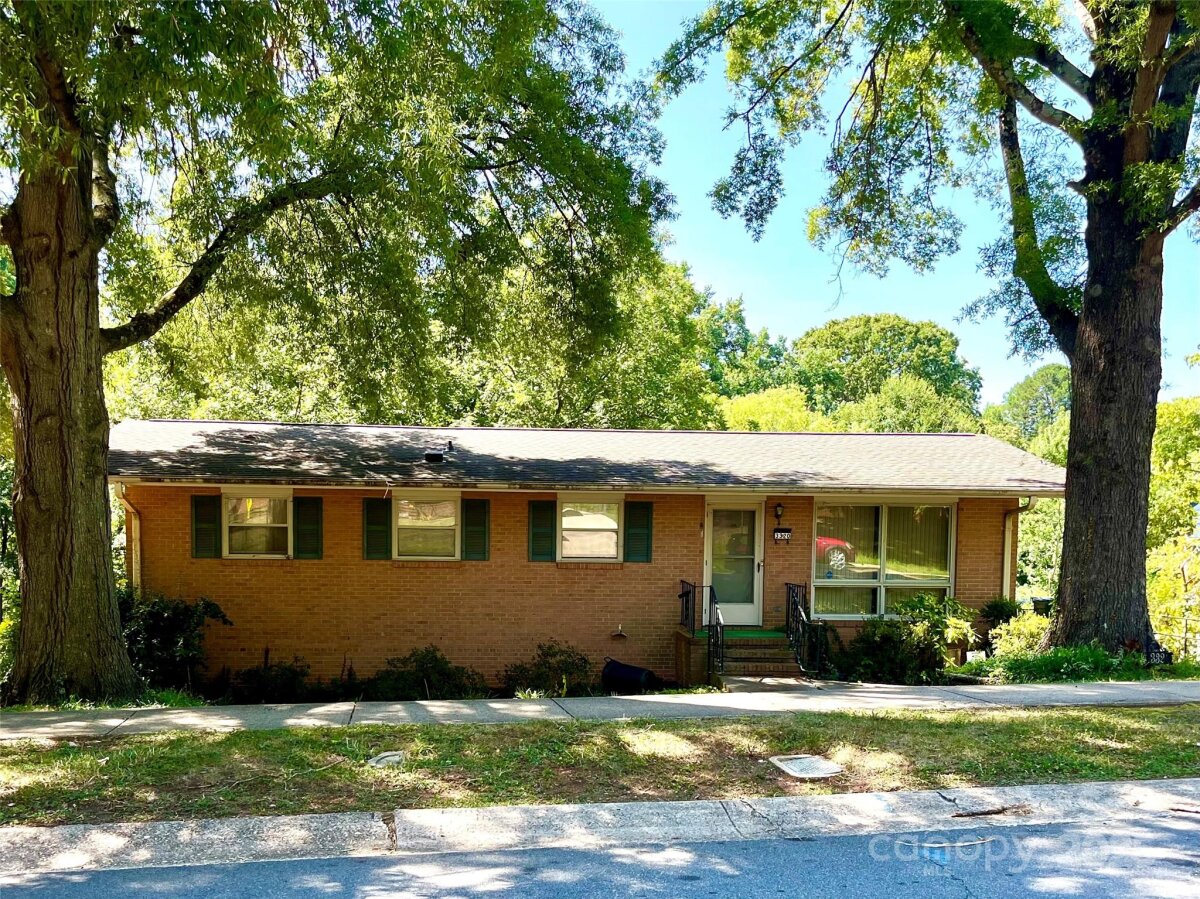 3320 Winterfield Place, Charlotte, NC 28205, MLS # 4281720