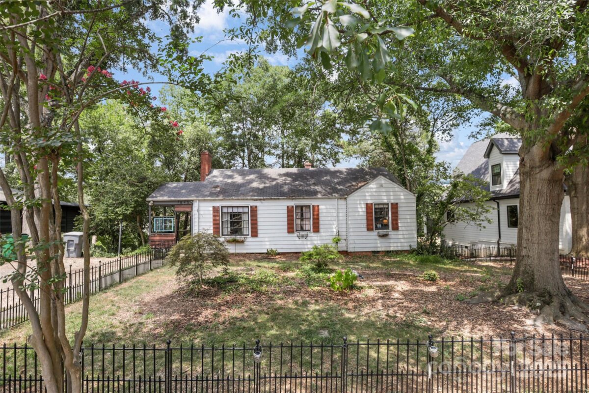 1825 Beckwith Place, Charlotte, NC 28205, MLS # 4282243