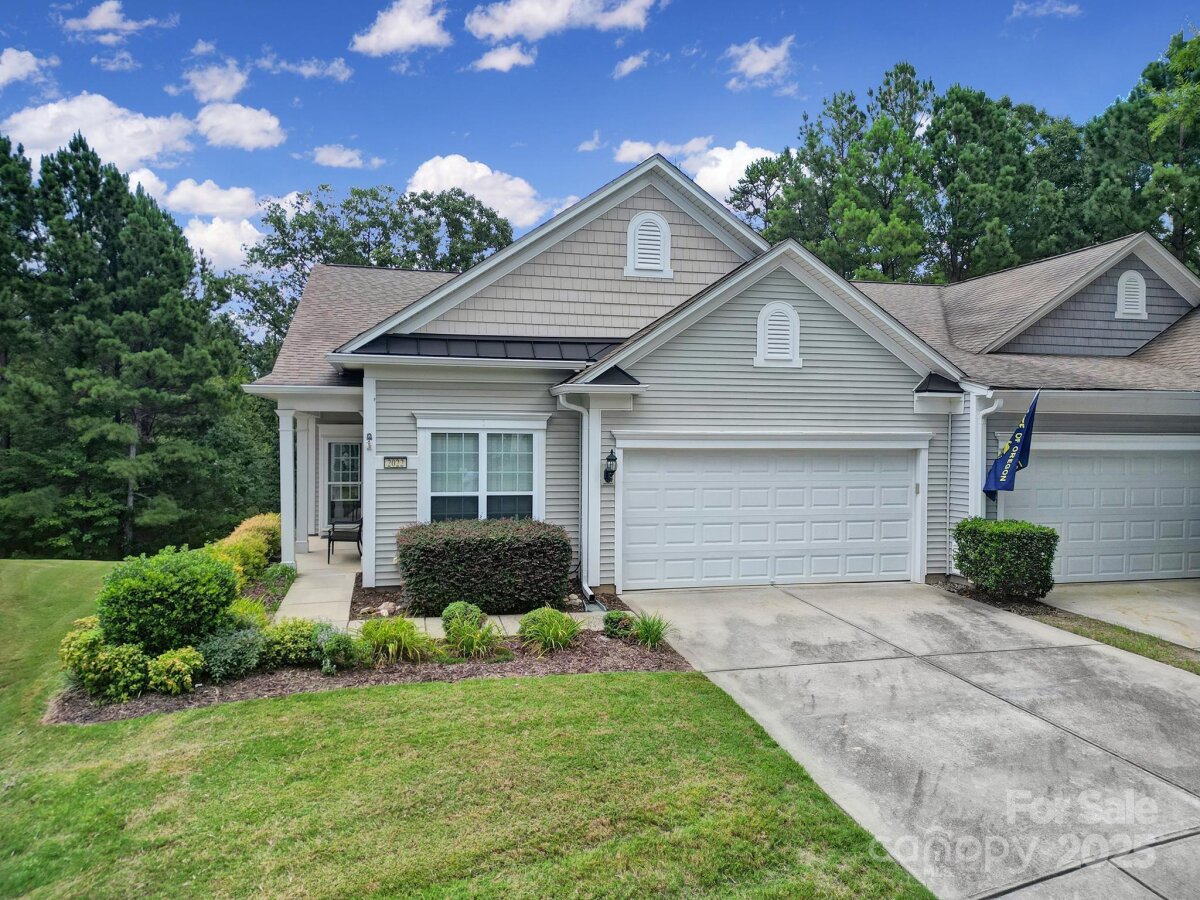 photo of home for sale at 2022 Hudson Lane