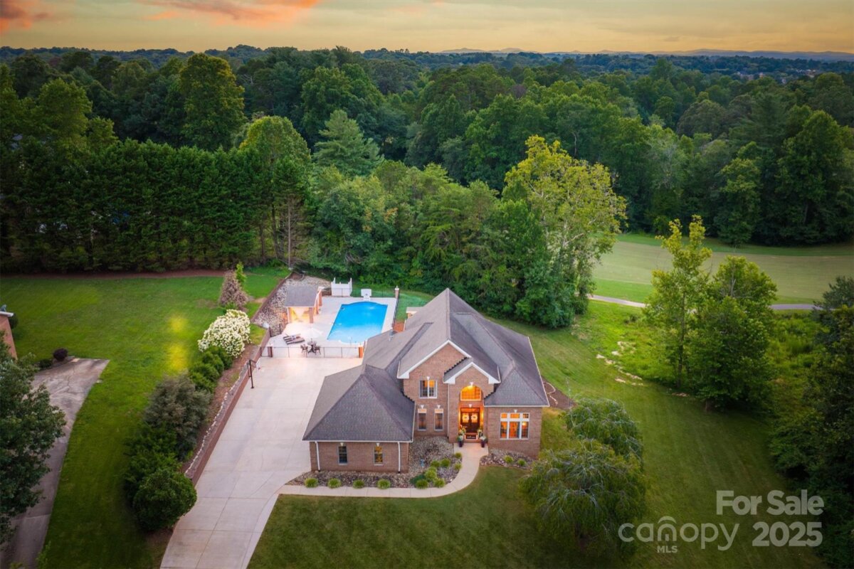 4137 Pinecrest Drive, Hickory, NC 28601, MLS # 4283540