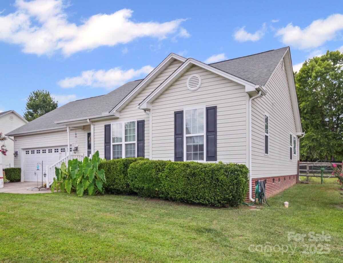 2017 Longhorn Drive, Dallas, NC 28034, MLS # 4283663