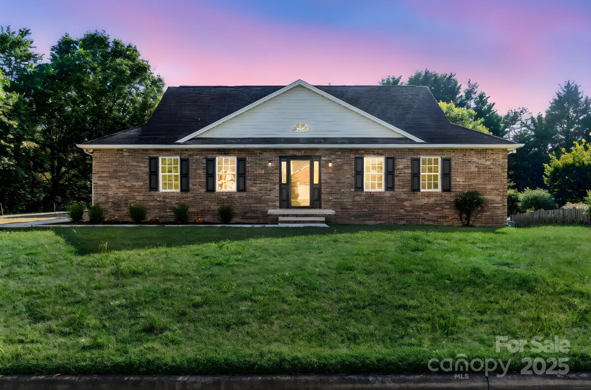 915 Barrington Drive, Lenoir, NC 28645, MLS # 4284125