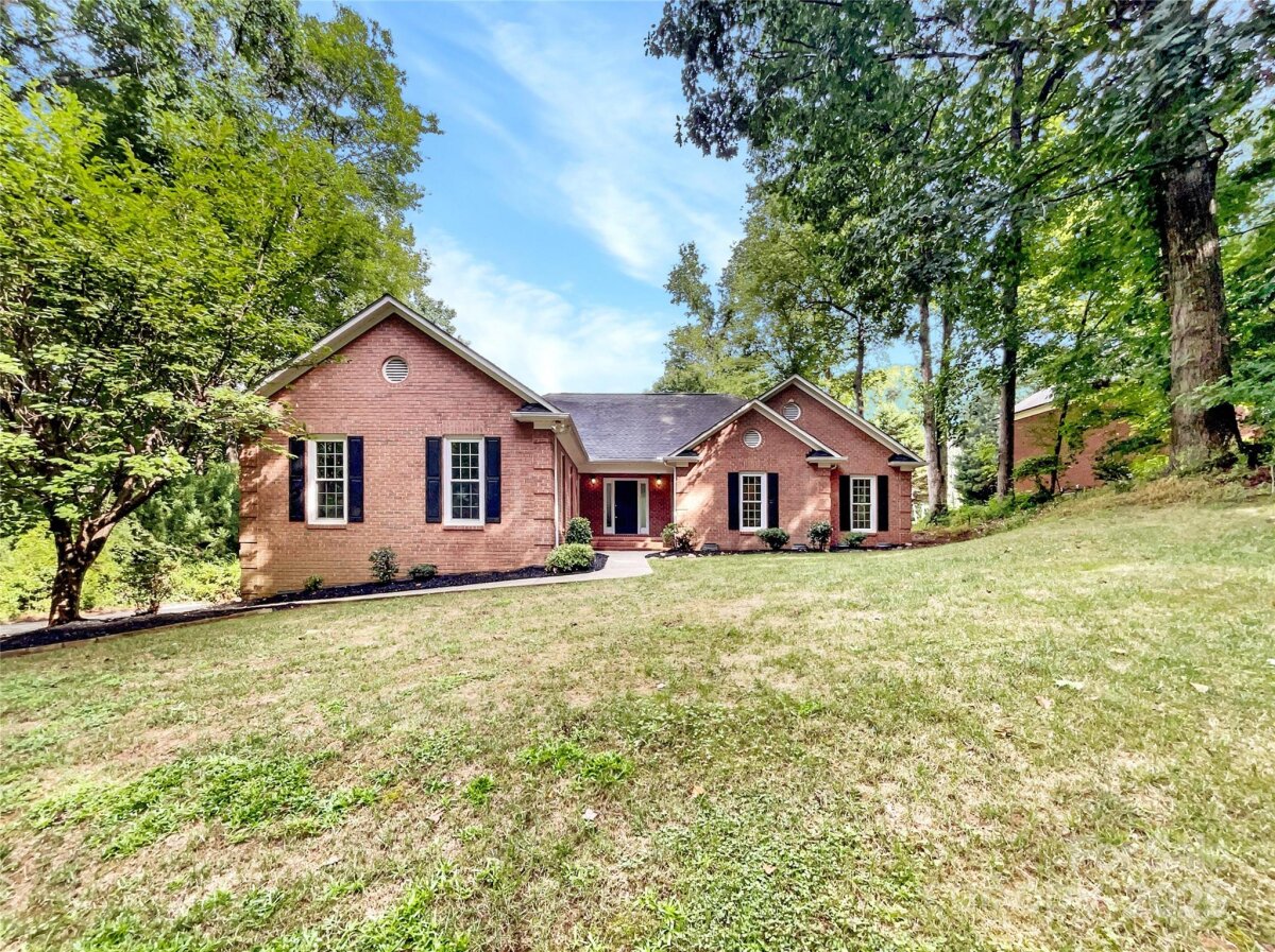 8117 Shannon Woods Lane, Matthews, NC 28104, MLS # 4285282