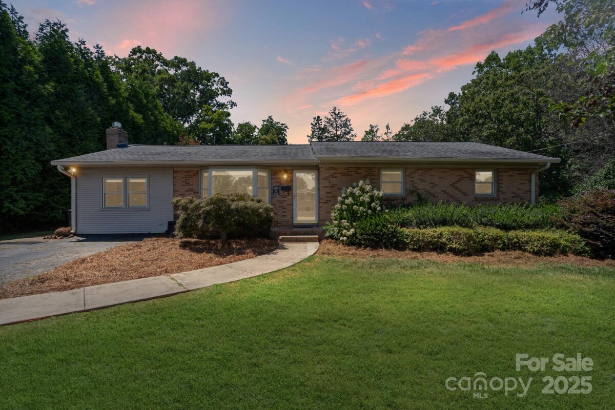 305 Ridge Drive, Mount Holly, NC 28120, MLS # 4285366