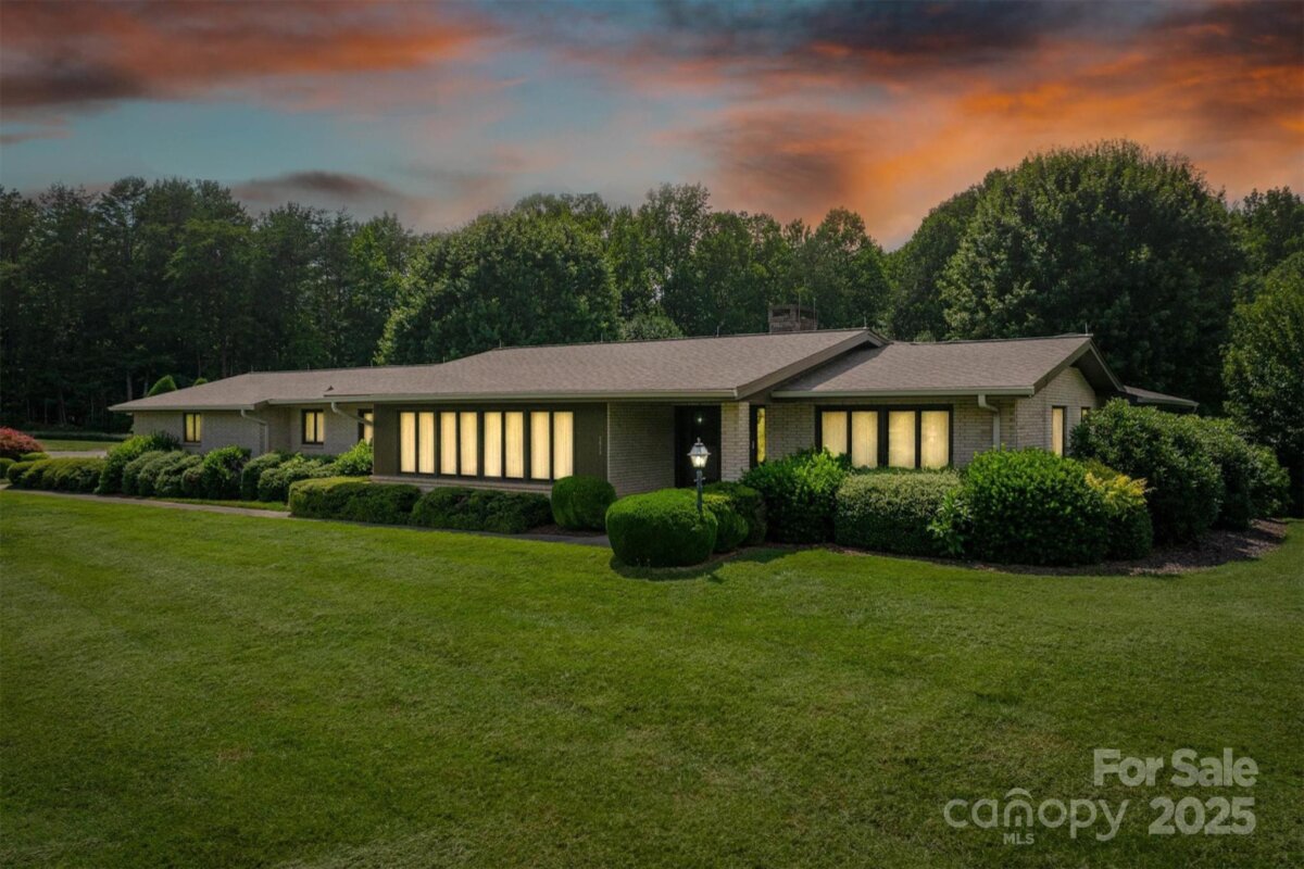 2813 Lakeview Drive, Lenoir, NC 28645, MLS # 4286126