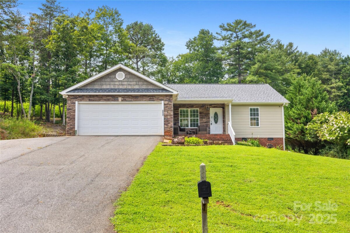 2066 Lake Acres Drive, Hickory, NC 28601, MLS # 4286312