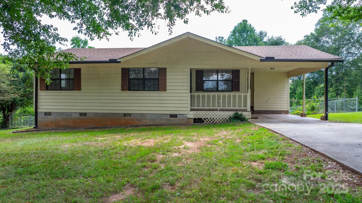 2124 27th Avenue Drive, Hickory, NC 28601, MLS # 4286370