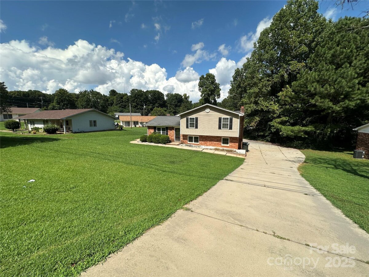 1401 Southwest Boulevard, Newton, NC 28658, MLS # 4287639