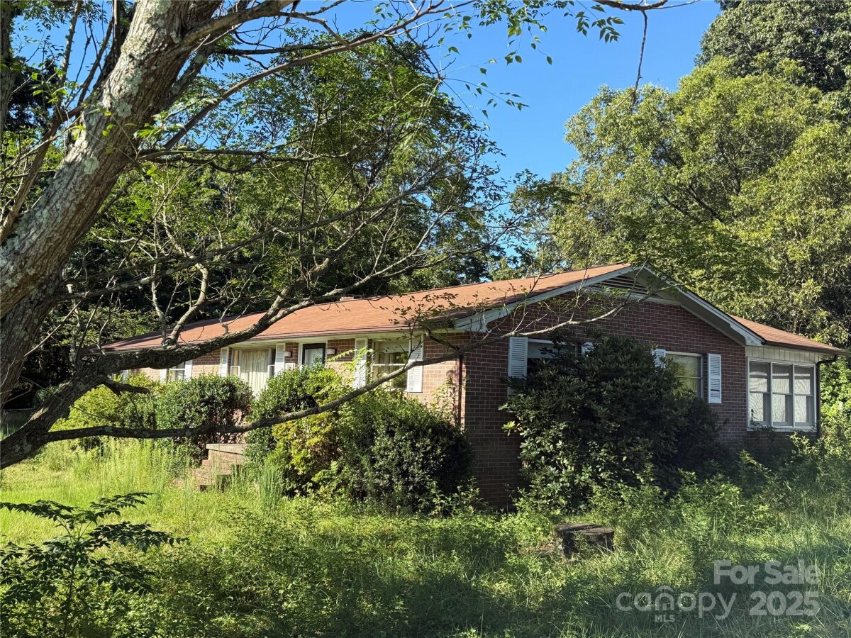 4135 17th Street, Hickory, NC 28601, MLS # 4288897