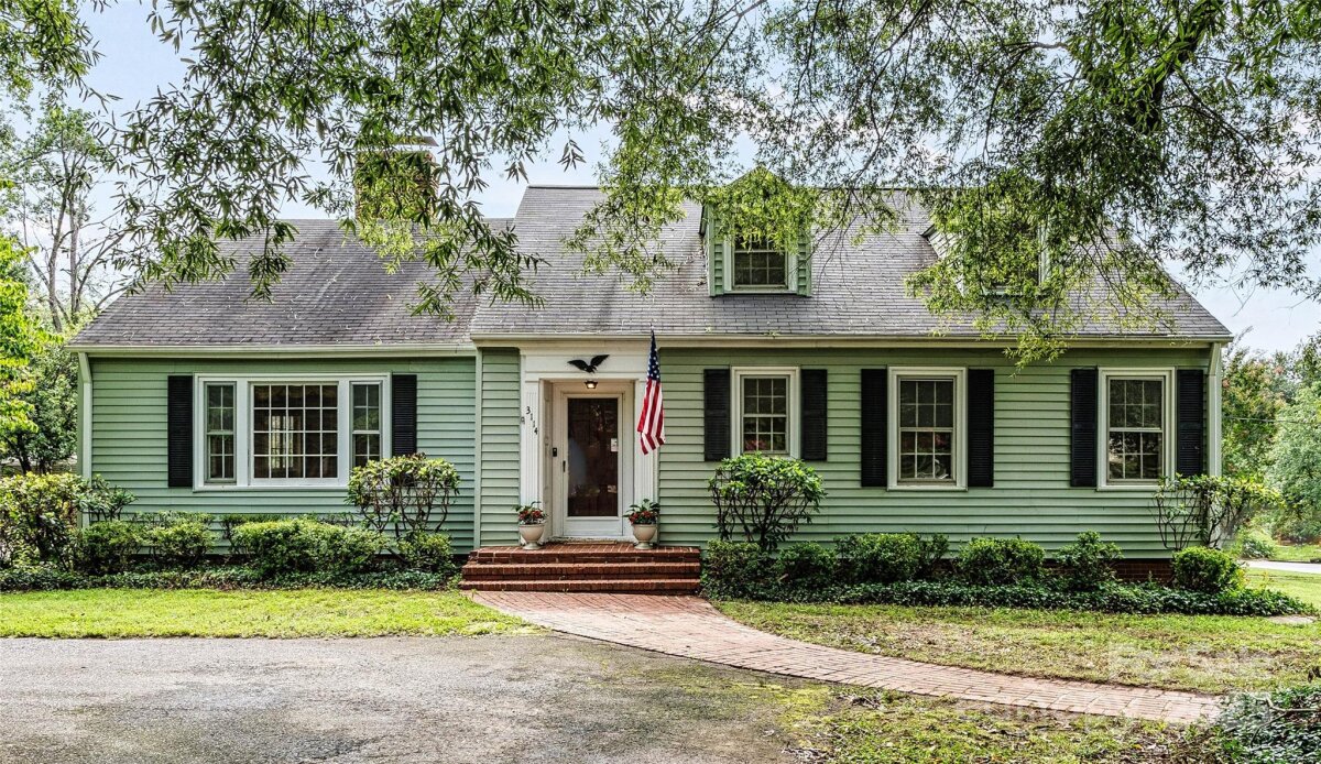 3114 N Center Street, Hickory, NC 28601, MLS # 4289225