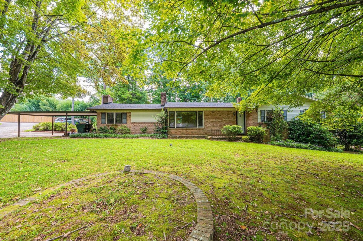 1460 23rd Avenue Place, Hickory, NC 28601, MLS # 4289689