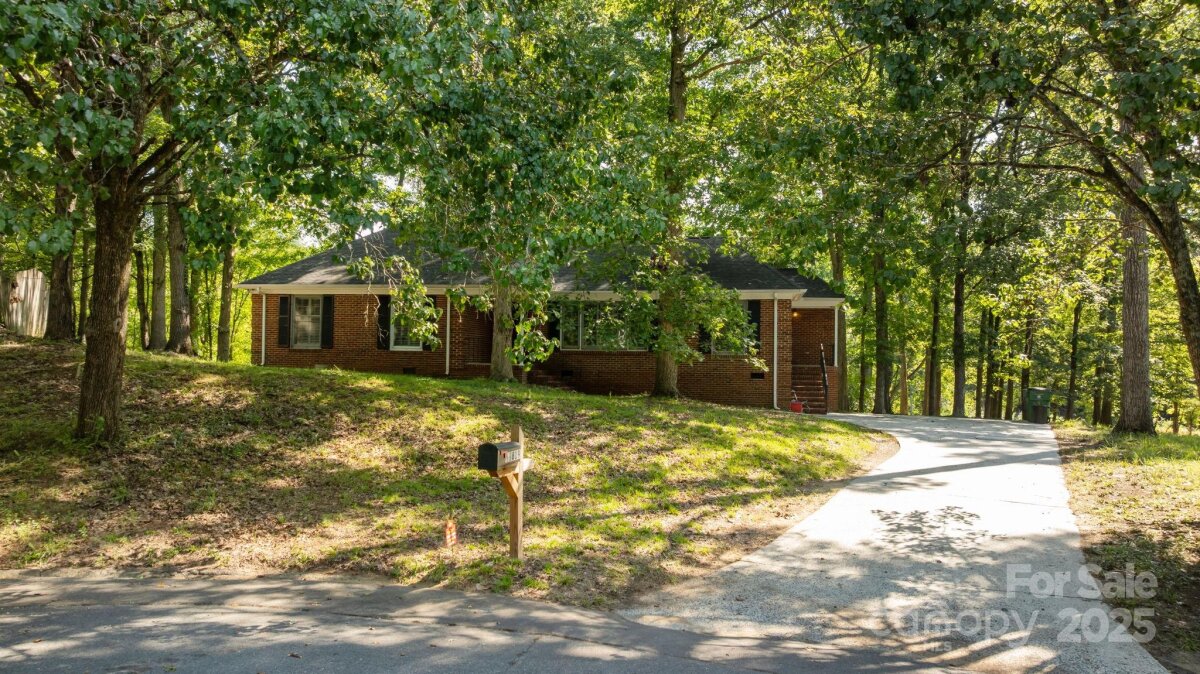 11819 Lansbury Court, Charlotte, NC 28226, MLS # 4290157