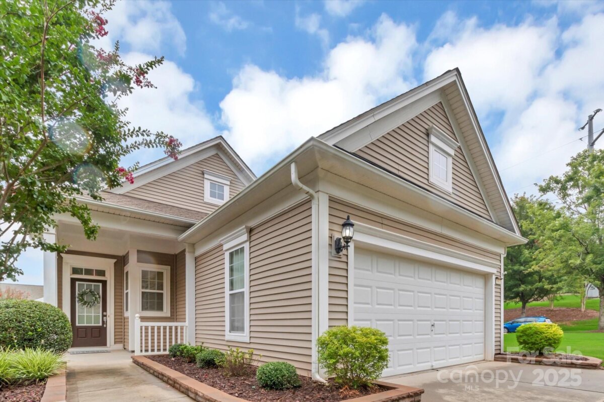 photo of home for sale at 3911 Yosemite Way