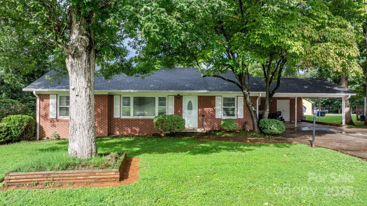 1106 3rd Street Drive, Conover, NC 28613, MLS # 4290765